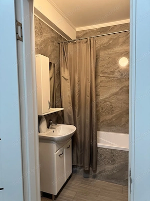 Garsoniera situata in zona Basarab - imagine 5