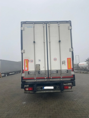 vind ansamblu cap tractor Volvo si semiremorca frigorifica mega - imagine 4