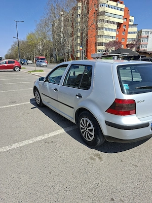 Vând Vw Golf 1.6 Benzină  - imagine 4