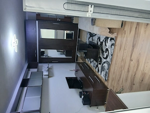 Inchiriez garsoniera etaj2 str Alion