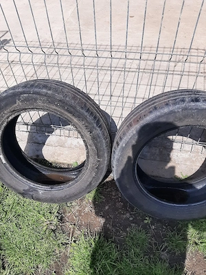 vând 2 cauciucuri 205   55 r16