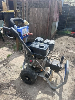 Aparat profesional de spalat cu presiune cu accesorii!