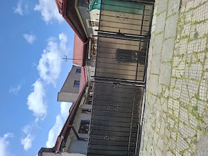 Casă de vânzare sau schimb cu apartament 3 sau 4 camere 