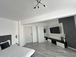 Închiriez apartament central  - imagine 4