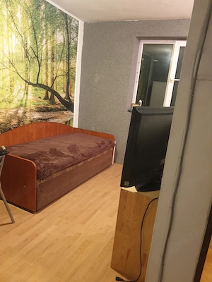 Inchiriez garsoniera cocheta Mall Vitan 