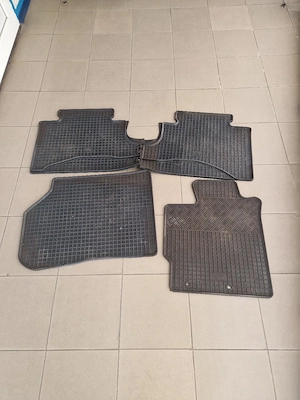 vand covorase  din cauciuc toyota yaris - imagine 2