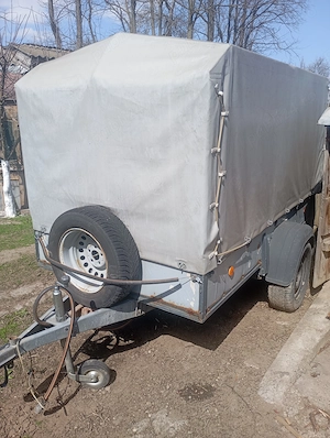 Remorca auto 750 kg cu prelata 