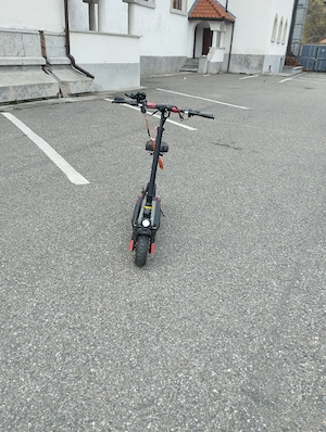 vând trotineta electrica kukirin m4 pro 