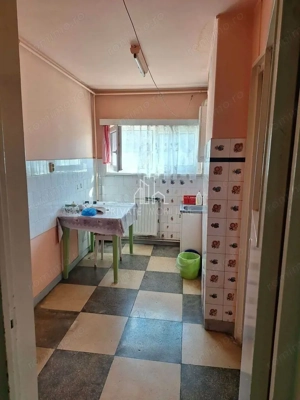 Aparataemnt 3 camere, Etaj intermediar, Dambu - imagine 5