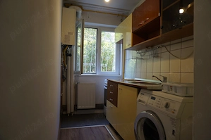 Proprietar, apartament cu 3 camere, Centrul de transfuzii județean, parter - imagine 5
