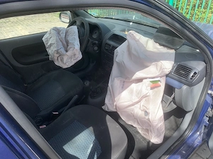 Renault Symbol 1.4 benzina Avariată - imagine 2