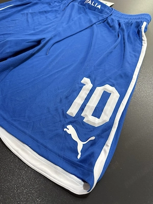 Pantaloni scurți PUMA Italia Euro 2012, ediție oficială pentru jucători nr. 10, mărimea XL - imagine 2