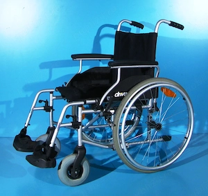 Scaun cu rotile  Drive - latime sezut 48 cm