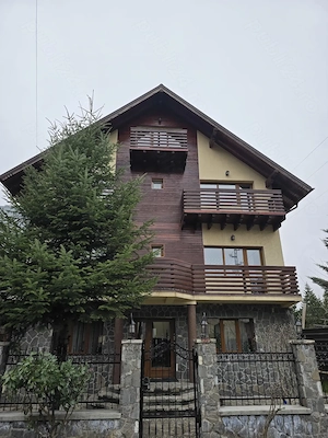  De vânzare   Proprietate deosebită în Bușteni, jud. Prahova