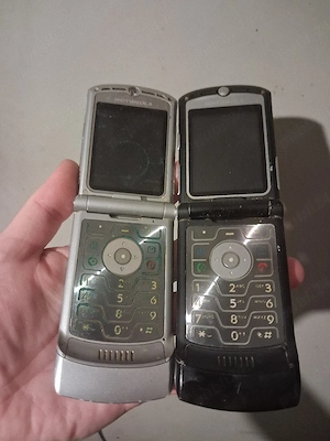 Motorola V3 de colectie - imagine 3