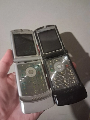 Motorola V3 de colectie - imagine 2