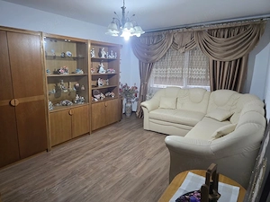 Ofer spre inchiriere apartament cu 2 camere decomandat Casa de Cultura