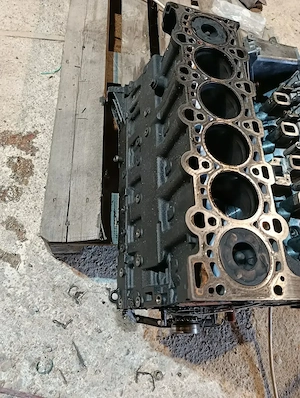 Vand Bloc motor BMW 525 d.  e 39   - imagine 2