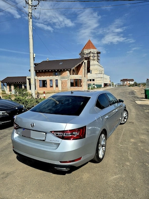 Skoda Superb 2.0 tsi 272 cp 4x4 - imagine 2