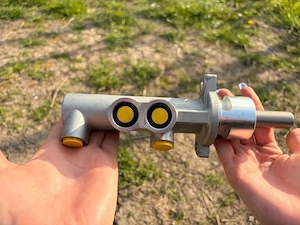 Pompa centrala frână  Ford Mondeo (mk3)– nouă