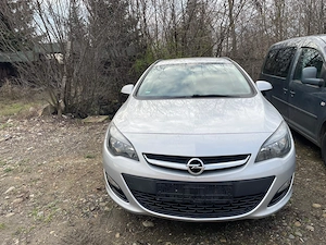 Vand Opel Astra J 2014 1.6 CDTI B16DTL motor defect