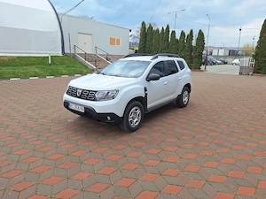 4x4 duster.  An 2019.  Diesel 15.   Clima.  7800 euro