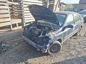 dezmembrez auto - imagine 4