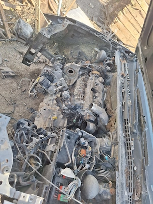 dezmembrez auto - imagine 9