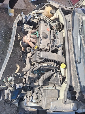 dezmembrez auto - imagine 8