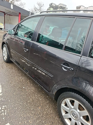  Vand Vw touran - imagine 9