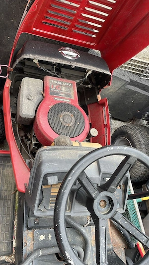 vand 3 tractorase de iarba - Pitești Argeș - imagine 4