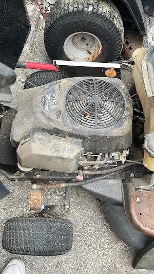 vand 3 tractorase de iarba - Pitești Argeș - imagine 5