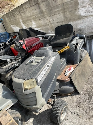 vand 3 tractorase de iarba - Pitești Argeș - imagine 3