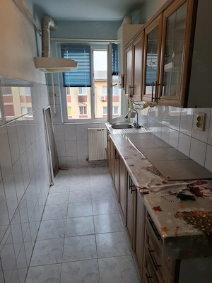 Vând apartament 2cam.conf  semidecomandat ,bloc de 4etaje  - imagine 5