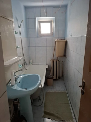 Vând apartament 2cam.conf  semidecomandat ,bloc de 4etaje  - imagine 6