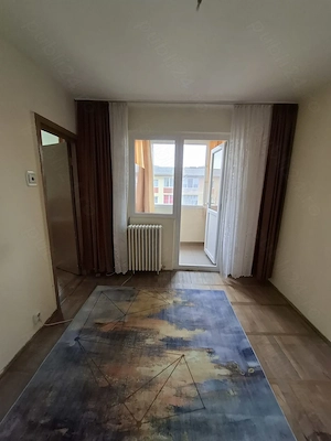 Vând apartament 2cam.conf  semidecomandat ,bloc de 4etaje  - imagine 2