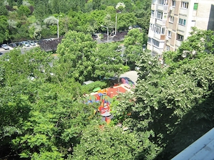 Vanzare garsoniera Titan Metrou