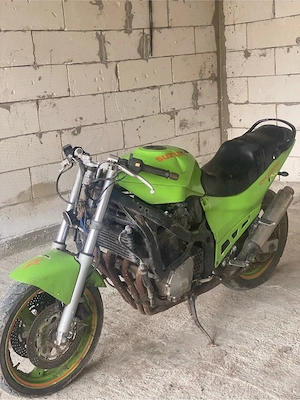 vand un Kawasaki ZXR 750 pret 250  - imagine 4