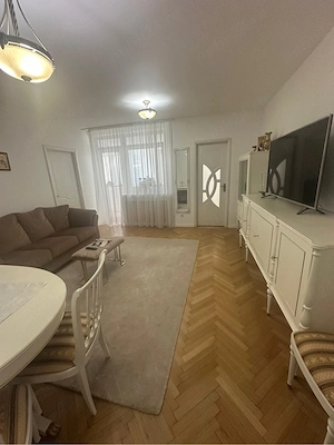 Închiriez apartament 3 camere ATENEU, Sala Palatului!
