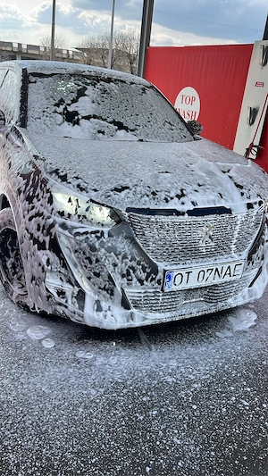 Peugeot 2008 2021 - imagine 5