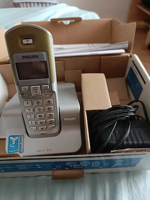 Vând telefon Philips decât 221 - imagine 3