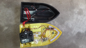 Vând barcă de nădit defectă - imagine 3