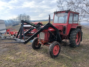 Vând încărcător frontal pentru tractor U650 - imagine 3