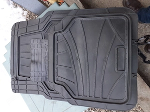 Noi: Set 5 covorașe auto solide și rezistente, universale