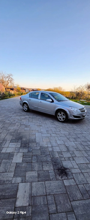 opel astra h,limousine 74000km - imagine 2