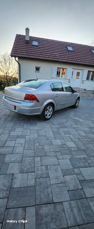 opel astra h,limousine 74000km - imagine 4