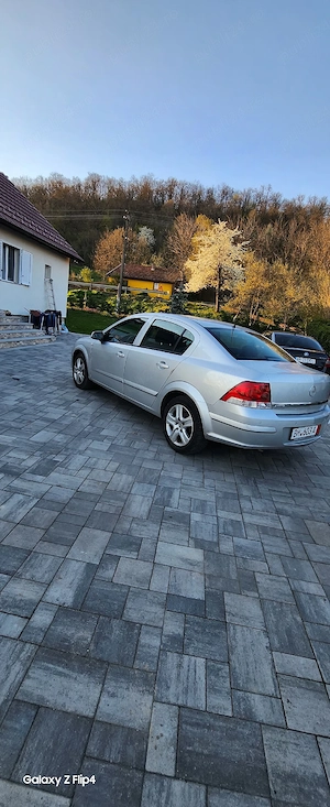 opel astra h,limousine 74000km - imagine 3