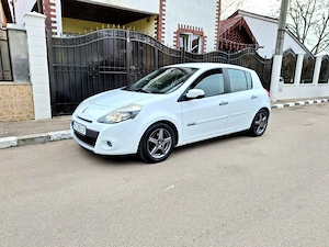 vând Renault clio