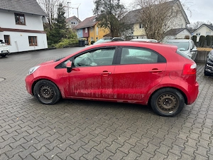 Kia Rio avariata an 2013 benzina    2000e - imagine 4