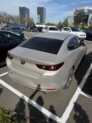 Mazda 3 2.0 mild hibrid - imagine 3